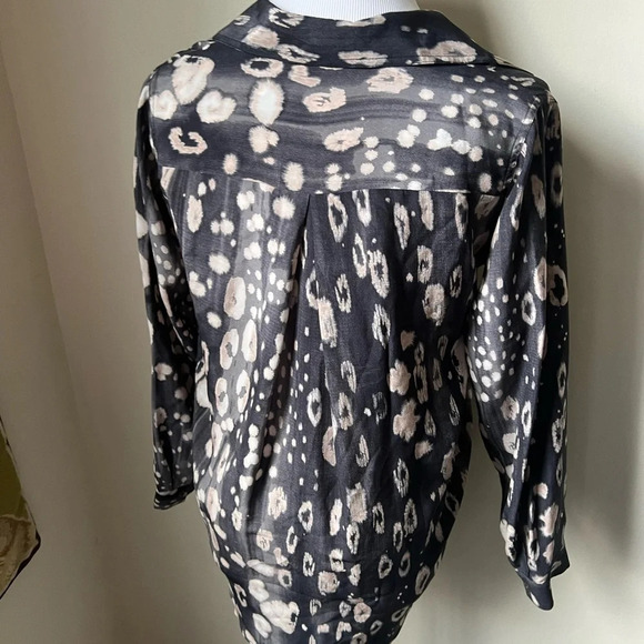 L’Agence Leopard Print Silk Top, size 2 - Picture 4 of 7